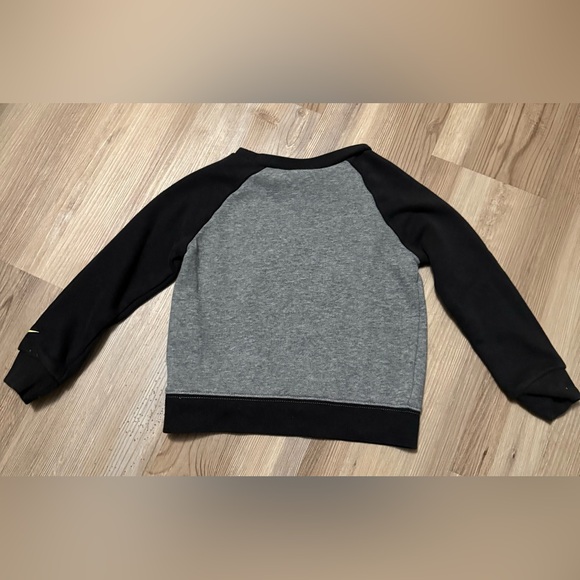 Toddler Girls Nike Gray and Black Sweatshirt - Picture 5 of 5